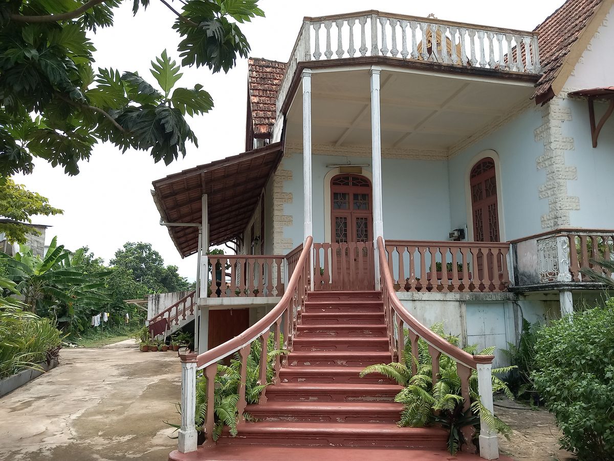 Fachada do Palacete Colonial em São Tomé